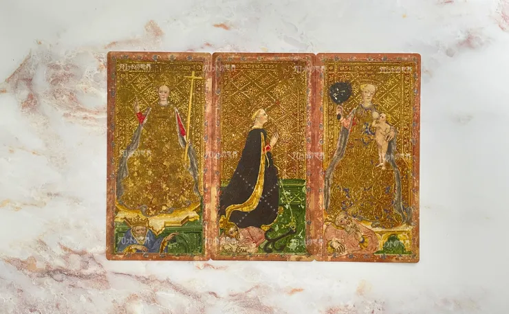 ヴィスコンティタロットの信仰・希望・慈悲の三美徳カードを並べた比較画像。